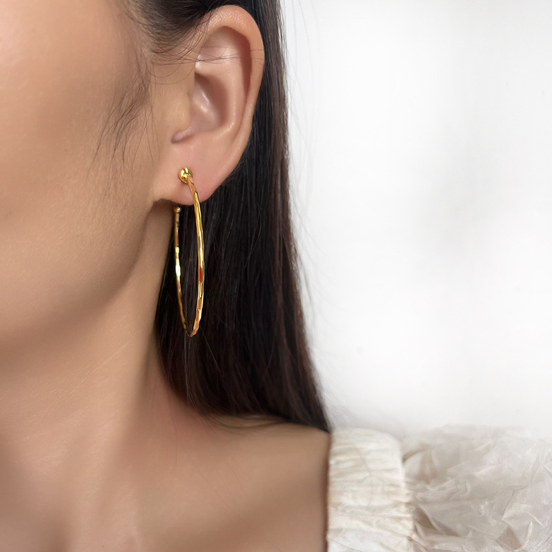 Boucles D’Oreilles | Online Exclusive – Créoles Irrégulières Plaquée Or 18K  |  Femme Bijoux Boucles D'Oreilles